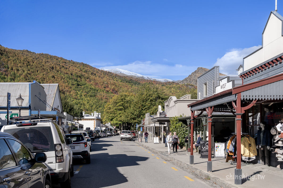 箭鎮 Buckingham Street 石砌建築與街道近景