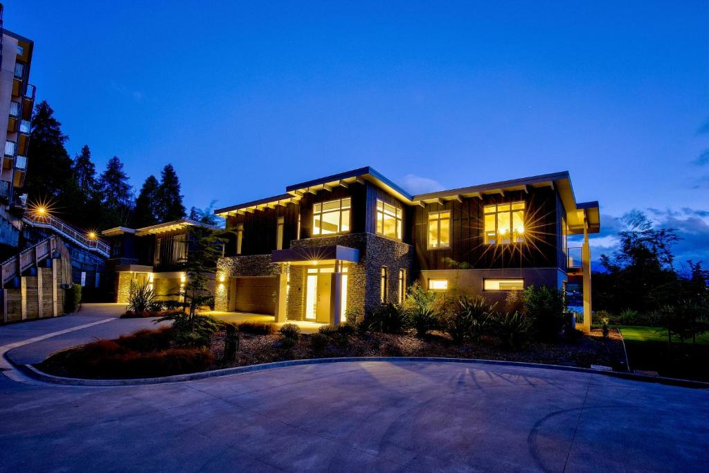 The Rees Hotel Queenstown 湖畔奢華飯店與公寓
