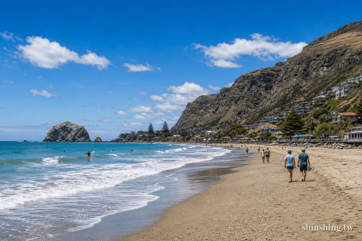 基督城 Sumner Beach 薩姆納海灘,Cave Rock 巨岩地標與沙灘海景