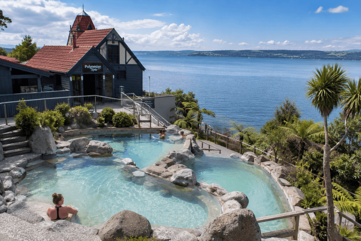 Polynesian Spa 羅托魯瓦湖畔溫泉池