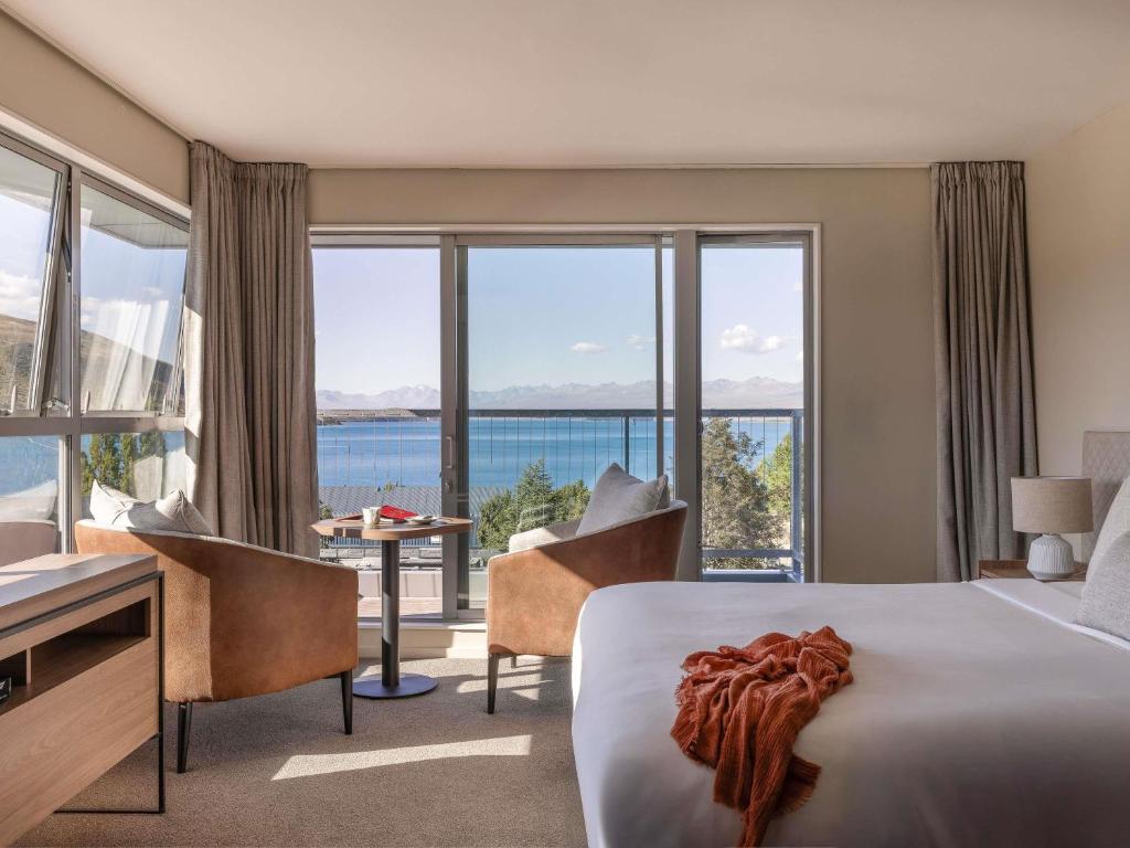 Peppers Bluewater Resort 蒂卡波湖藍水度假村泳池與湖景套房