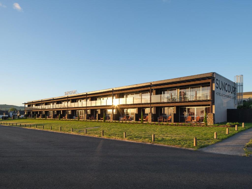 Suncourt Hotel Taupo 陶波市區平價飯店外觀