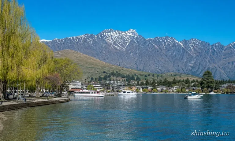 皇后鎮瓦卡蒂普湖濱與 The Remarkables 雪山（社群分享用主視覺）